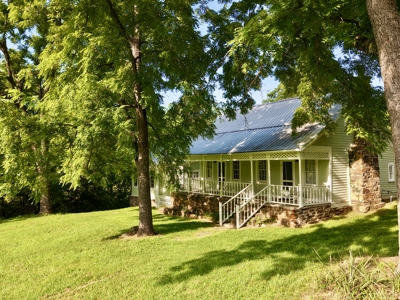 267-Acre Ozark Retreat with Country Home in Huntsville, Arkansas - image 38