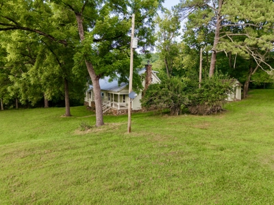 267-Acre Ozark Retreat with Country Home in Huntsville, Arkansas - image 42