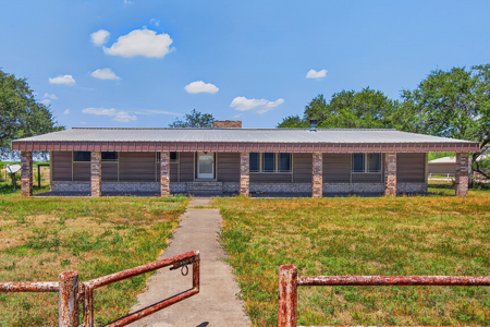 Turnkey 180+ Acre Ranch on US 281 with 4 Homes & Income - image 13