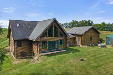 Log Home For Sale Richland County WI - image 2