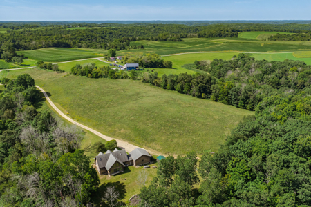 Log Home For Sale Richland County WI - image 41