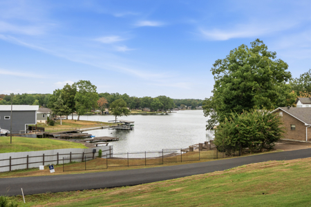 New Construction Lake Hamilton Home in Hot Springs, AR - image 37
