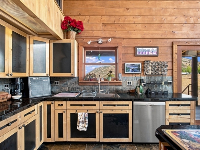 Two Story Log Home With Mountain Views Adjoins BLM - image 11