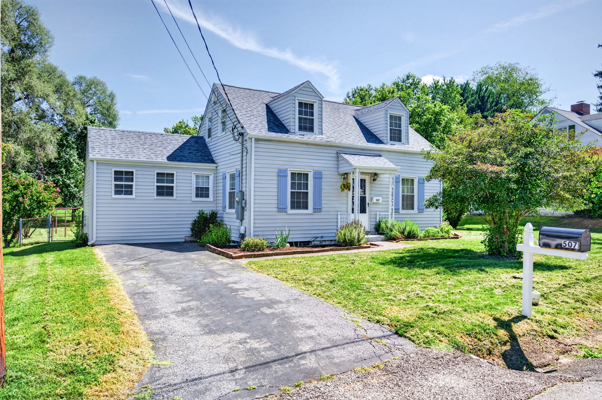Charming Bungalow for Sale in Pearisburg