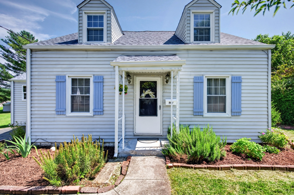 Charming Bungalow for Sale in Pearisburg