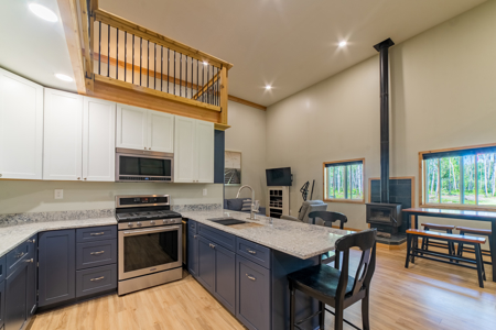 Off Grid 2 Bed/1 Bath Home on 80 Acres North of the Twin Cities - image 8