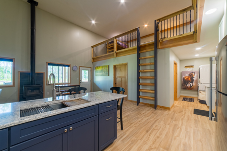 Off Grid 2 Bed/1 Bath Home on 80 Acres North of the Twin Cities - image 7