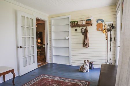 Antique Gem in Historic Cat Spring, TX - image 11