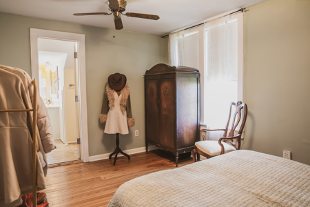 Antique Gem in Historic Cat Spring, TX - image 40