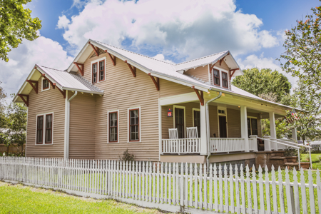 Antique Gem in Historic Cat Spring, TX - image 3