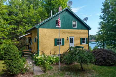 Coastal Home with Ocean Front - Lubec, Maine - image 2