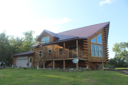 Amish-Built Log Home on Acreage For Sale in Milaca, MN - image 1