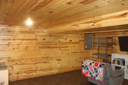 Amish-Built Log Home on Acreage For Sale in Milaca, MN - image 8