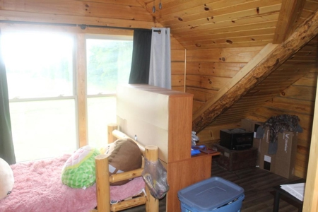 Amish-Built Log Home on Acreage For Sale in Milaca, MN - image 10