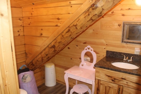 Amish-Built Log Home on Acreage For Sale in Milaca, MN - image 13