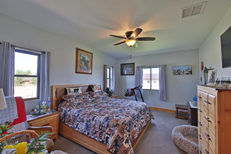 Country Home with Shop For Sale in Western Colorado - image 11