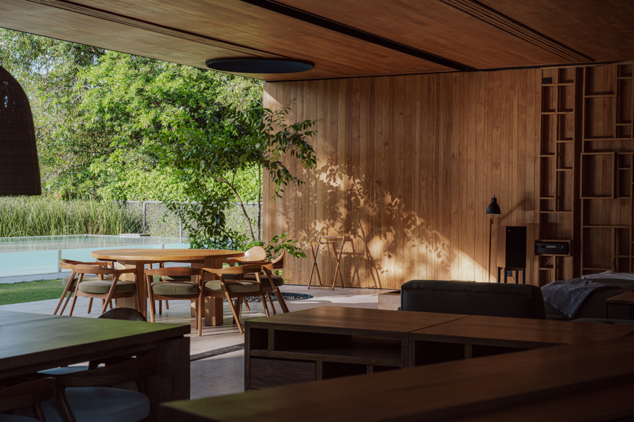 No Caption