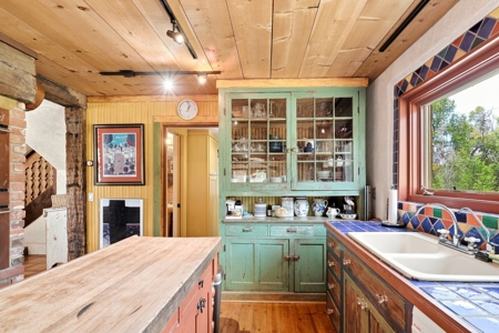 Northern New Mexico Canones Creek Estate, Country Home on Acreage - image 17