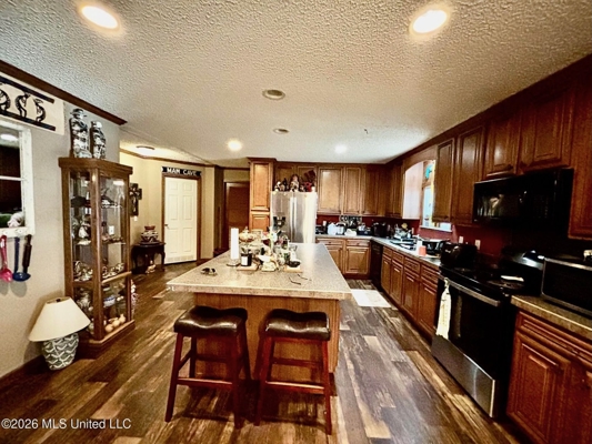 Secluded Riverfront Retreat on 7 Acres in Monticello MS