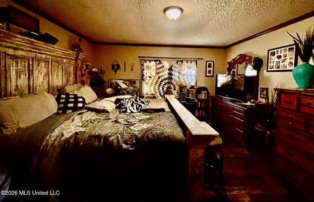 Secluded Riverfront Retreat on 7 Acres in Monticello MS