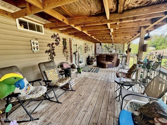 Secluded Riverfront Retreat on 7 Acres in Monticello MS