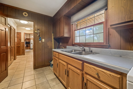 Brick Farmhouse with Acreage and Barn for Sale in Athens, TN - image 8