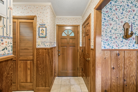 Brick Farmhouse with Acreage and Barn for Sale in Athens, TN - image 4