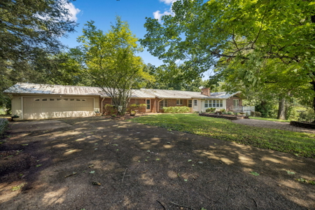 Brick Farmhouse with Acreage and Barn for Sale in Athens, TN - image 1