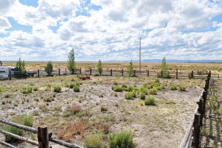 Eastern Oregon Greenhouse Acres Located Outside of Burns - image 41