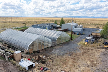 Eastern Oregon Greenhouse Acres Located Outside of Burns - image 43