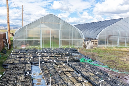 Eastern Oregon Greenhouse Acres Located Outside of Burns - image 40
