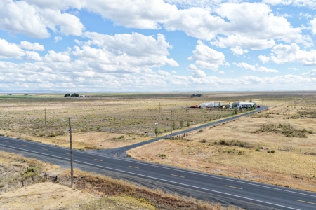 Eastern Oregon Greenhouse Acres Located Outside of Burns - image 42