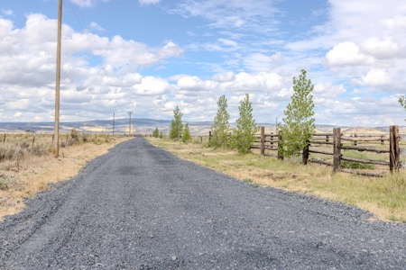 Eastern Oregon Greenhouse Acres Located Outside of Burns - image 1