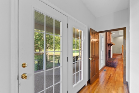 Custom Brick Home, Workshop & Fiber Internet near Columbia TN - image 25