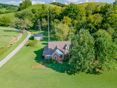 Custom Brick Home, Workshop & Fiber Internet near Columbia TN - image 39