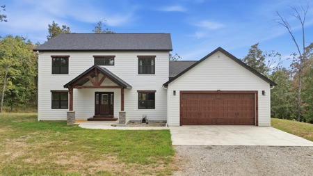 Custom Home in West Plains MO for Sale / 7 BR 4 BA on 4.23 Acres - image 2