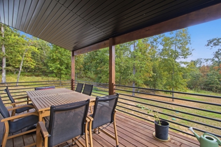 Custom Home in West Plains MO for Sale / 7 BR 4 BA on 4.23 Acres - image 42