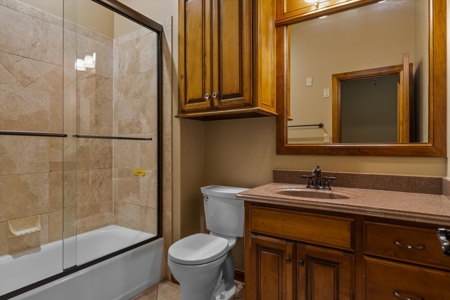 5-Bedroom Luxury Home for Sale in Edmond, OK | 3904 Creek Bend Rd - image 33