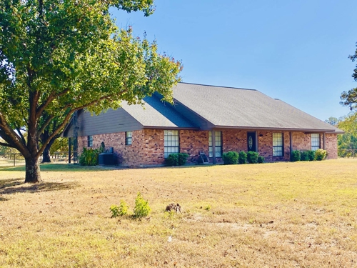 Ranch Home on 17 acres for Sale in Mineola Texas