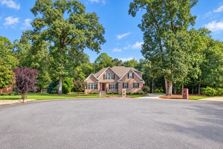Hartsville SC 5BR Brick Home on 1.9 Acres in MacArthur's Run - image 5