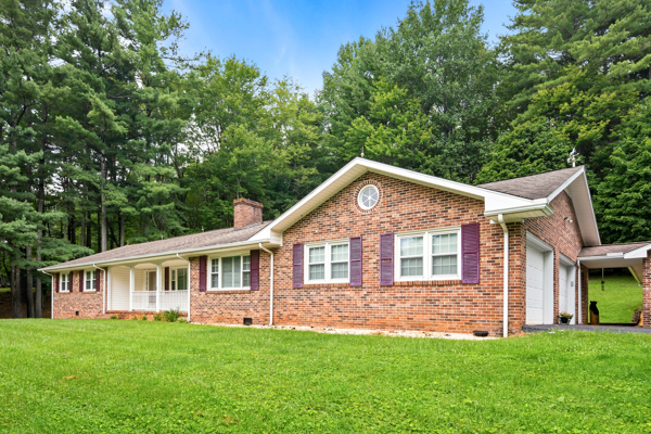 Country Home for Sale in Willis VA