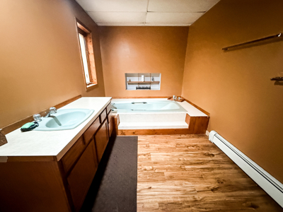 Zortman Montana Home | 1 Acre bordering BLM Land - image 40