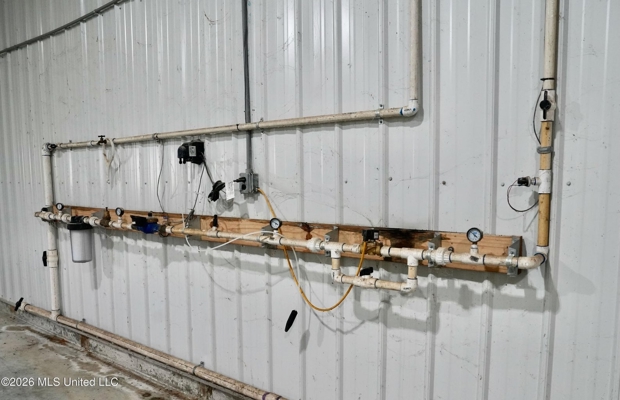 Kosciusko, MS Poultry Breeder Farm For Sale