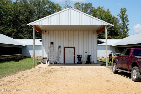 Kosciusko, MS Poultry Breeder Farm For Sale