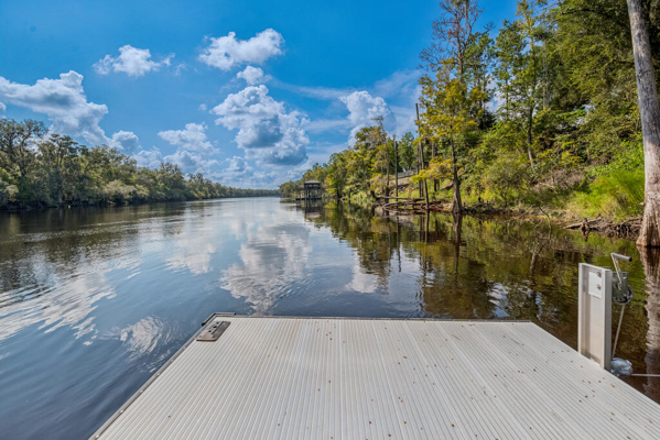 Welcome to River Run located on the Suwannee River!