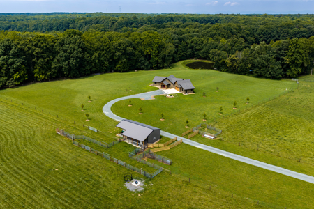 Timber Framed Country Home with Pond For Sale in Virginia - image 4