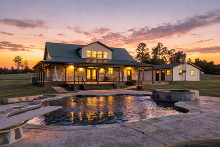 35.41 Acre Horse Ranch with Roping Arena & Pool in Troup TX - image 40