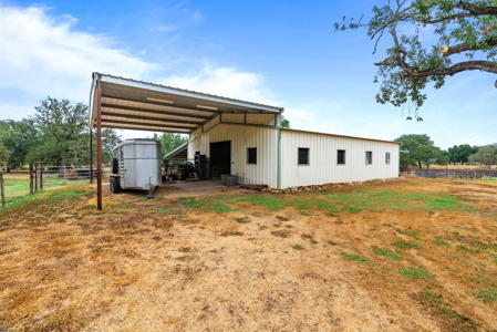 54-Acre Turnkey Horse Ranch Just 20 Minutes from Loop 1604 - image 29