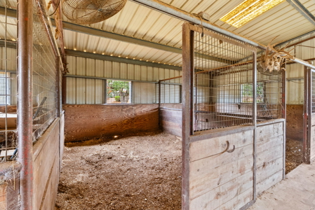 54-Acre Turnkey Horse Ranch Just 20 Minutes from Loop 1604 - image 32