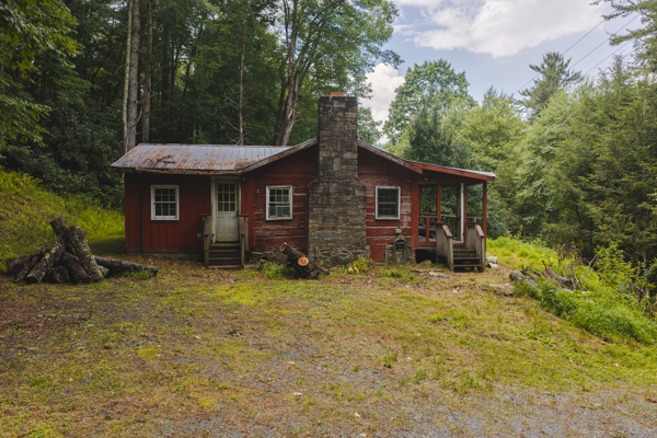 Mountain Property for Sale in Newland, NC!